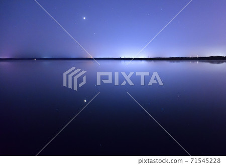 Photographing the scenery of Lake Utonai and the starry sky in Tomakomai City, Hokkaido Photographing the scenery of Lake Utonai and the starry sky in Tomakomai City, Hokkaido 71545228