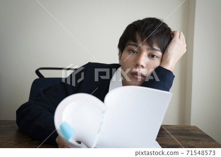 Male student to study Male student to study 71548573