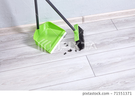 Plastic brush and dustpan clean flat from dust and dirt. 71551371