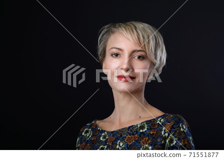 Portrait of successful Businesswoman 71551877