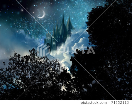 西方城堡的輪廓和夜空與深林中閃耀的星星 71552113