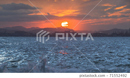 Sunset seen from Yeongil Bay Sunset seen from Yeongil Bay 71552492