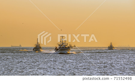 Fishing boat in the sea in front of Guryongpo, Pohang Fishing boat in the sea in front of Guryongpo, Pohang 71552498