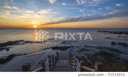 Morning at Pohang Guryongpo Jusangjeolli Cliff 71553012