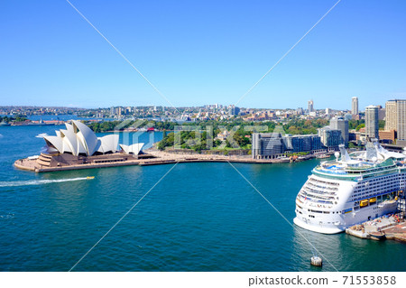 Sydney, the most beautiful port city in the world 71553858