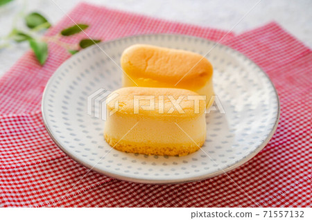 Cheese souffle 71557132