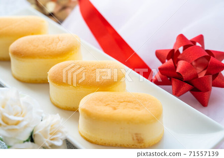 Cheese souffle 71557139