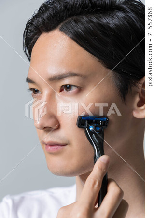 Men's beauty image [shaving] 71557868