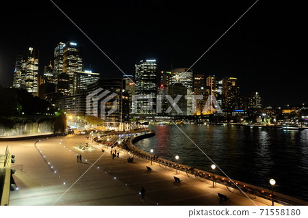 Night view of Sydney, the port city that is said to be the most beautiful in the world Night view of Sydney, the port city that is said to be the most beautiful in the world 71558180