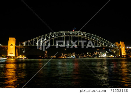 Night view of Sydney, the port city that is said to be the most beautiful in the world Night view of Sydney, the port city that is said to be the most beautiful in the world 71558188