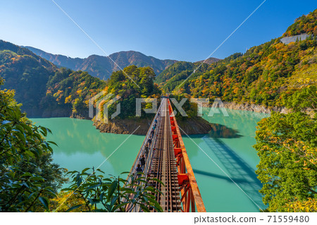 在Oku Oi湖頂面駐地的秋天 71559480