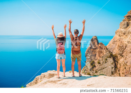 Young couple during summer vacation 71560231