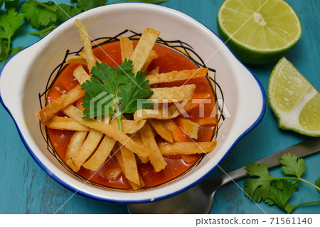 墨西哥美食Sopa de Aztec(Sopa de Tortilla) 墨西哥美食Sopa de Aztec(Sopa de Tortilla) 71561140