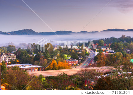 Asheville, North Carolina, USA 71561204