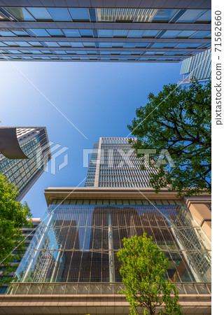 Cityscape of Marunouchi, Tokyo in the blue sky Cityscape of Marunouchi, Tokyo in the blue sky 71562660