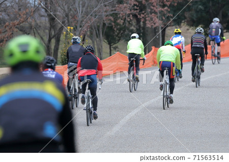 Road racer for practice running (bicycle race cyclocross) 71563514