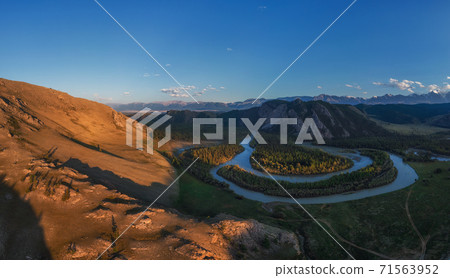 Kurai steppe and Chuya river Kurai steppe and Chuya river 71563952