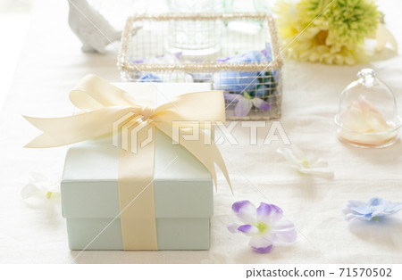 Bridal image Bridal image 71570502