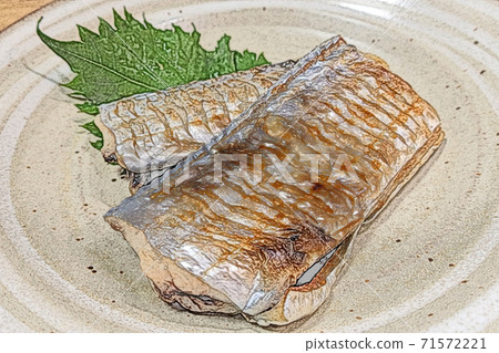 Home-style and simple home-cooked "salt-grilled cutlass fish" colored pencil drawing style 71572221