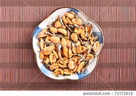 Peanuts & spicy scallion flavor fish Peanuts & spicy scallion flavor fish 71572618