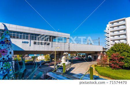 Scenery in front of Keio Horinouchi Station on the Keio Sagamihara Line in Hachioji, Tokyo Scenery in front of Keio Horinouchi Station on the Keio Sagamihara Line in Hachioji, Tokyo 71574470