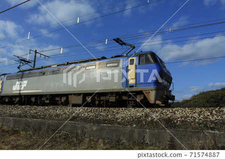 Blue sky and locomotive 71574887