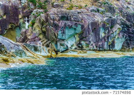Christian Cave Wakamatsu Island Cruise [Shinkamigoto Town, Minamimatsuura District, Nagasaki Prefecture] 71574898