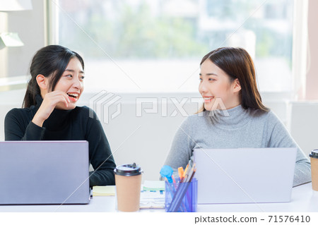 Women business conversation Women business conversation 71576410