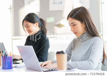 Women business Women business 71576428