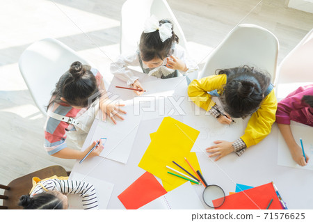 Group of kid, studying 71576625