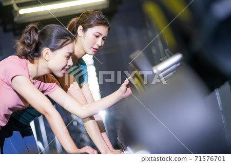 Women workout, gym Women workout, gym 71576701