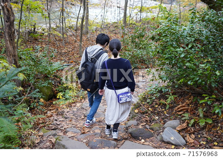 On the way to Naena Waterfall, which has been selected as one of the 100 best waterfalls in Japan 71576968