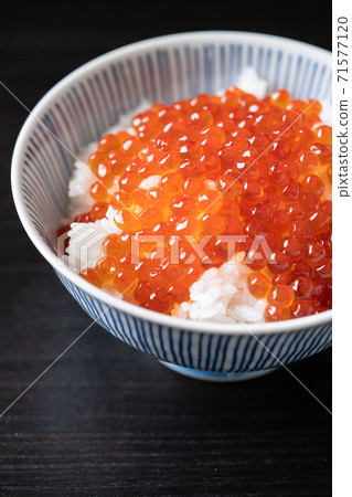 Salmon roe pickled in soy sauce over rice Salmon roe pickled in soy sauce over rice 71577120