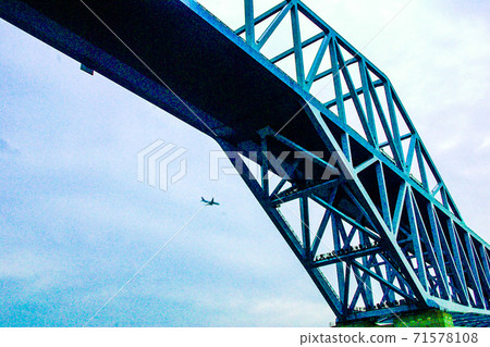 Luxury Outlook St: Tokyo Gate Bridge & Aircraft & Tokyo Bay Overlooking Luxury Outlook St: Tokyo Gate Bridge & Aircraft & Tokyo Bay Overlooking 71578108