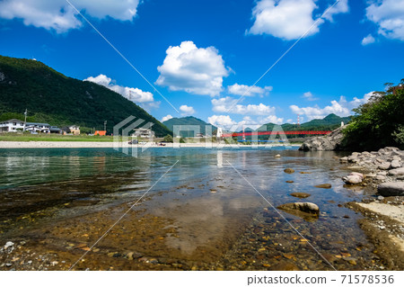Nagara River and Mino Bridge, Mino City, Gifu Prefecture 71578536