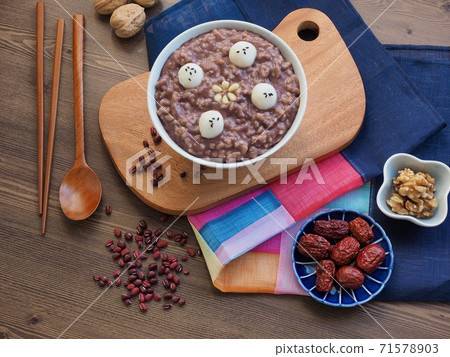 Korean traditional food red bean porridge 71578903