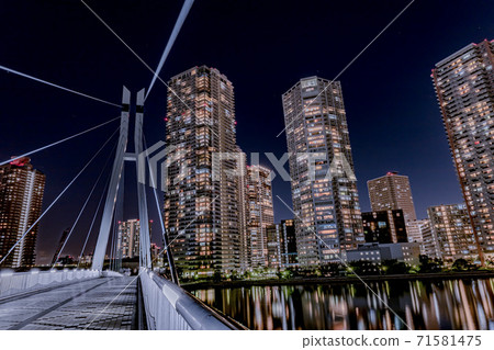 << Tokyo >> Night view of the city << Tokyo >> Night view of the city 71581475