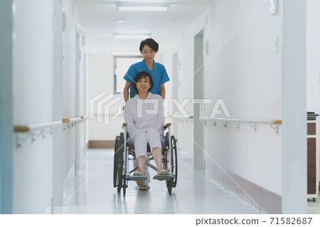 nurse, registered nurse, female 71582687