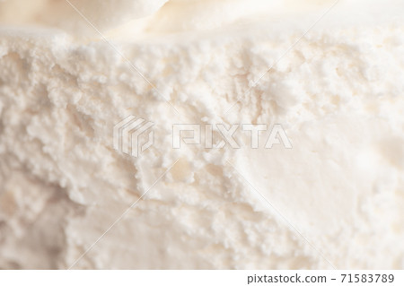 Sponge part of cake coated with fresh cream 71583789