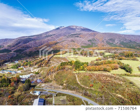 Mt. Fubo drone photographed from Shichikashuku in late autumn Autumn leaves Shichikashuku Town, Miyagi Prefecture Mt. Fubo drone photographed from Shichikashuku in late autumn Autumn leaves Shichikashuku Town, Miyagi Prefecture 71586764
