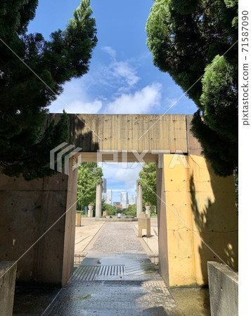 [橫濱]天氣晴朗的山下公園及其周圍地區[無人] 71587090