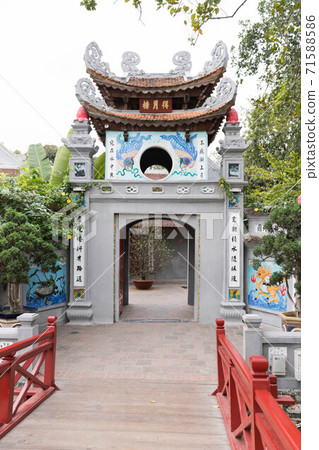 Hoan Kiem Lake in Hanoi, Vietnam Hoan Kiem Lake in Hanoi, Vietnam 71588586
