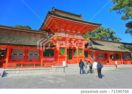 [Oita Prefecture] Usa Jingu under fine weather Nanchuromon 71590708