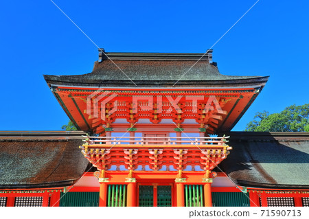 [Oita Prefecture] Usa Jingu under fine weather Nanchuromon 71590713