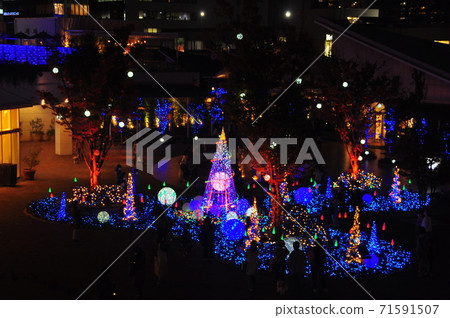 藤澤市容露台購物中心湘南村南廣場聖誕節彩燈 藤澤市容露台購物中心湘南村南廣場聖誕節彩燈 71591507