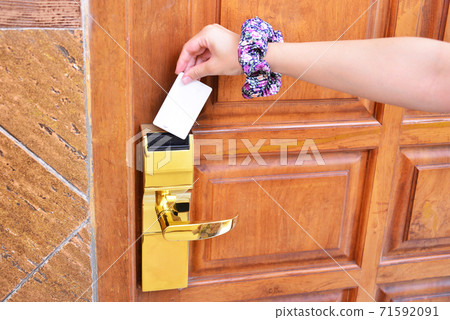 Card key type door Card key type door 71592091