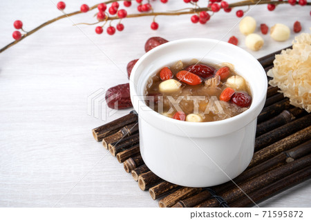 White fungus, white fungus, lotus seeds, red dates, wolfberry soup, sweet soup, snow fungus soup トレメラスープ White fungus, white fungus, lotus seeds, red dates, wolfberry soup, sweet soup, snow fungus soup トレメラスープ 71595872