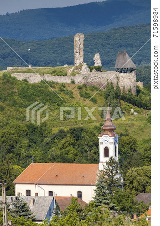 Castle of Nograd, region Nothern Hungary Castle of Nograd, region Nothern Hungary 71598984