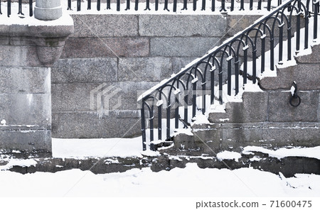 Classical black metal fence and granite tiling 71600475