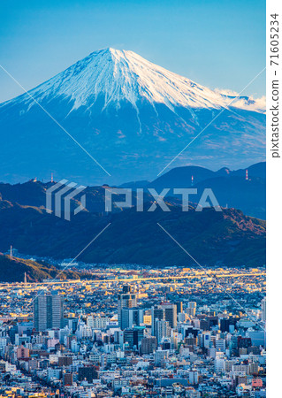 (Shizuoka Prefecture) Shizuoka Cityscape and Mt. Fuji Early Morning (Shizuoka Prefecture) Shizuoka Cityscape and Mt. Fuji Early Morning 71605234